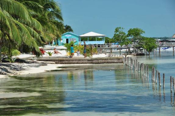 A belíssima e pitoresca Caye Caulker, na grande barreira de corais, em Belize